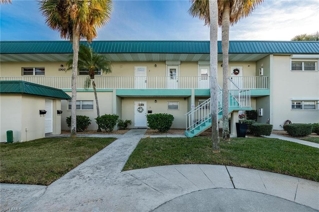 1707 Golf Club DR 7 NORTH FORT MYERS, FL 33903
