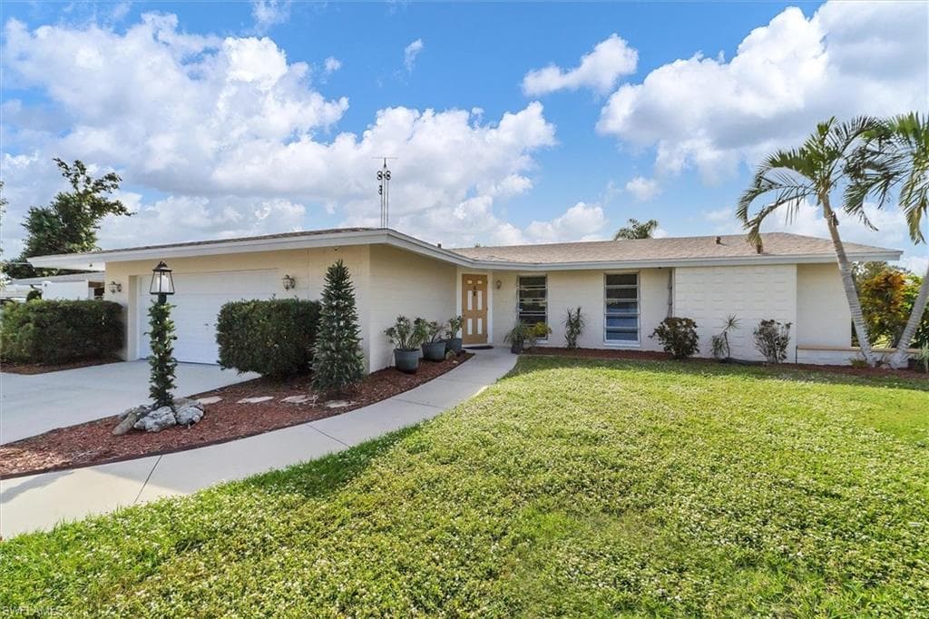 169 Easton DR NW PORT CHARLOTTE, FL 33952