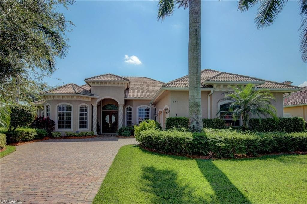 7714 Trent CT NAPLES, FL 34113