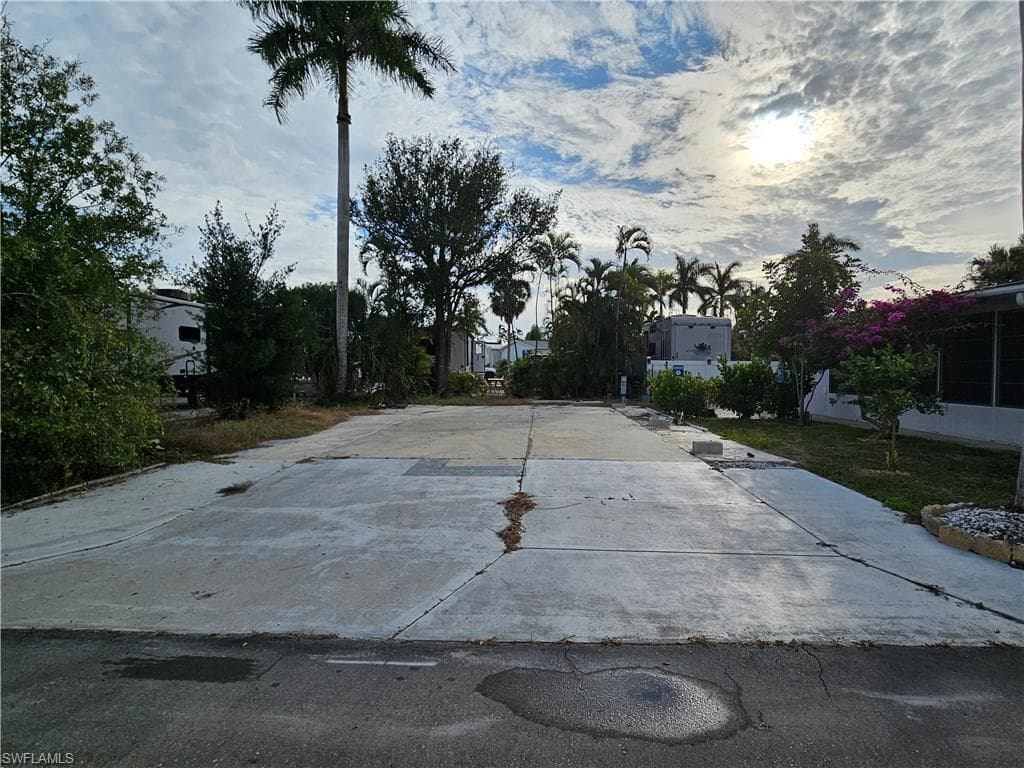 5529 Black Pug DR FORT MYERS, FL 33908