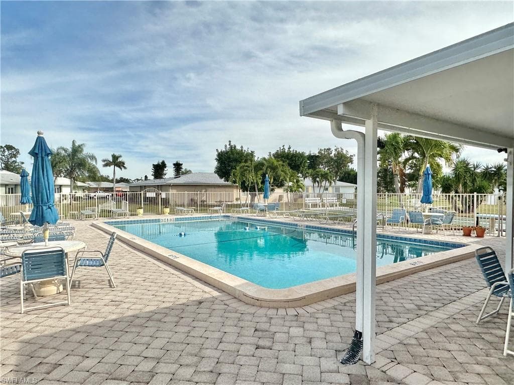 8615 Granada CT FORT MYERS, FL 33907