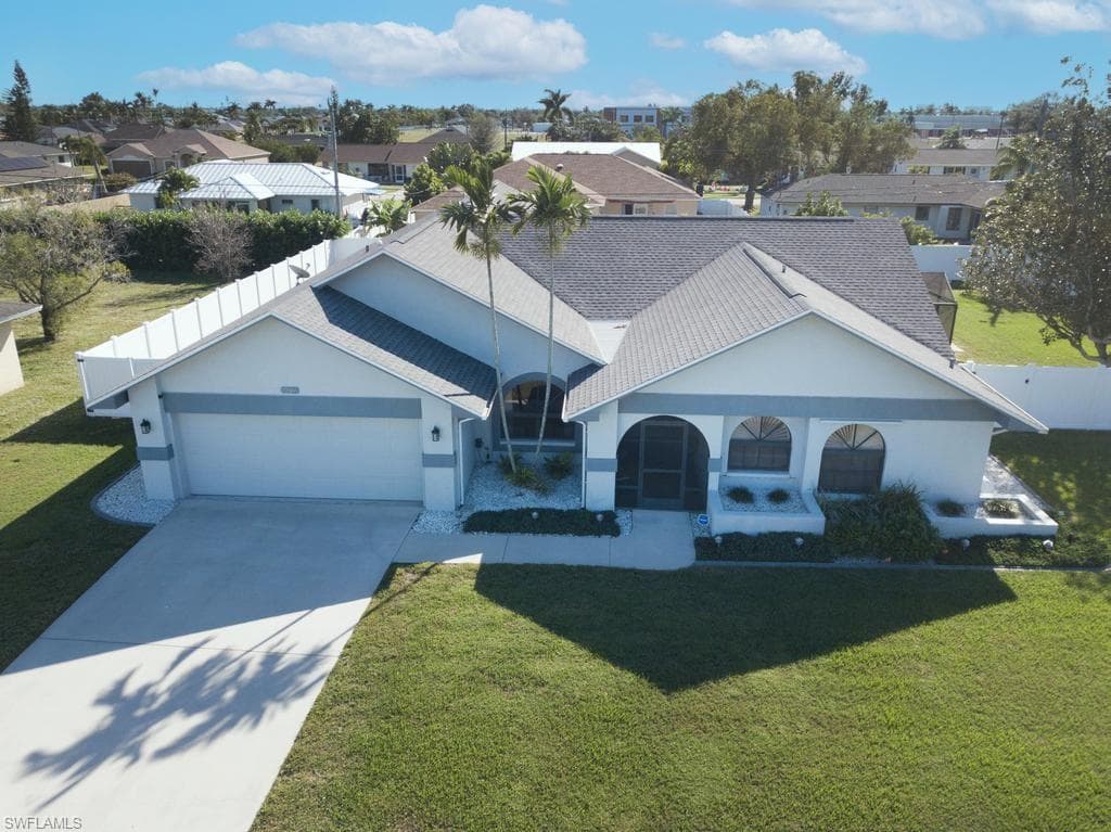 216 SW 34th ST CAPE CORAL, FL 33914