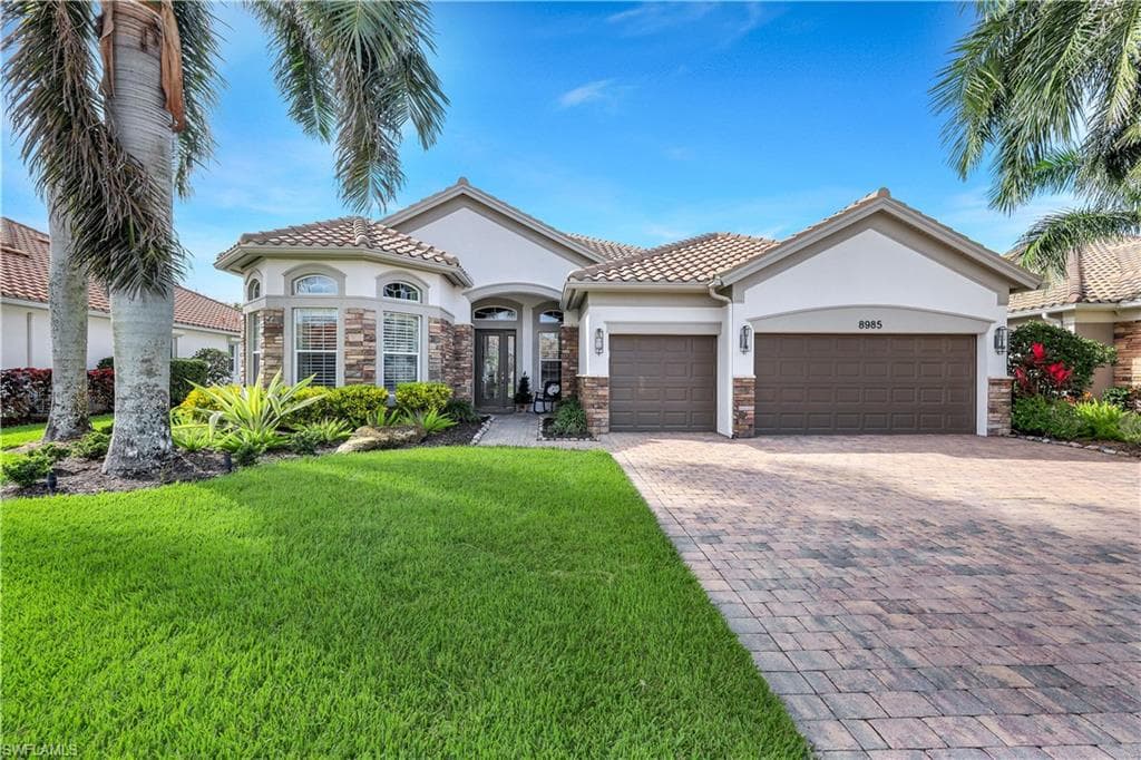 8985 Quarry DR NAPLES, FL 34120