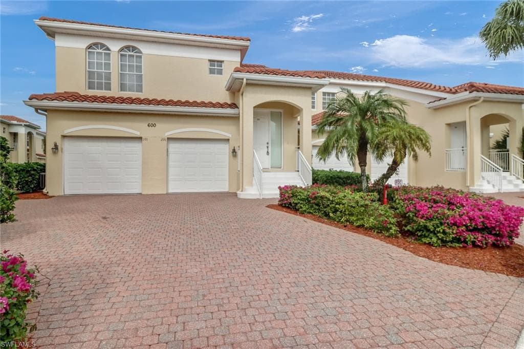 600 L Ambiance CIR 6-101 NAPLES, FL 34108