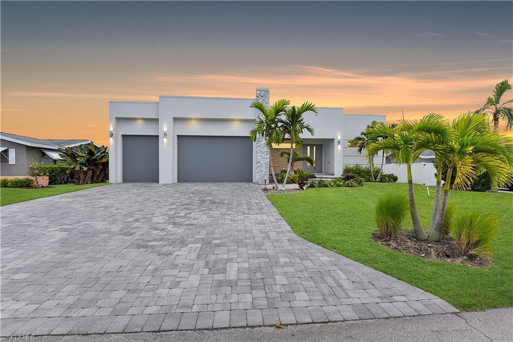 5117 Avalon DR CAPE CORAL, FL 33904