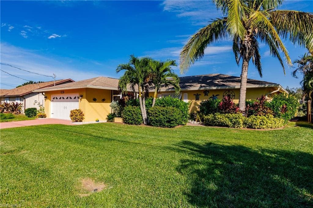 2376 Pellam BLVD PORT CHARLOTTE, FL 33948