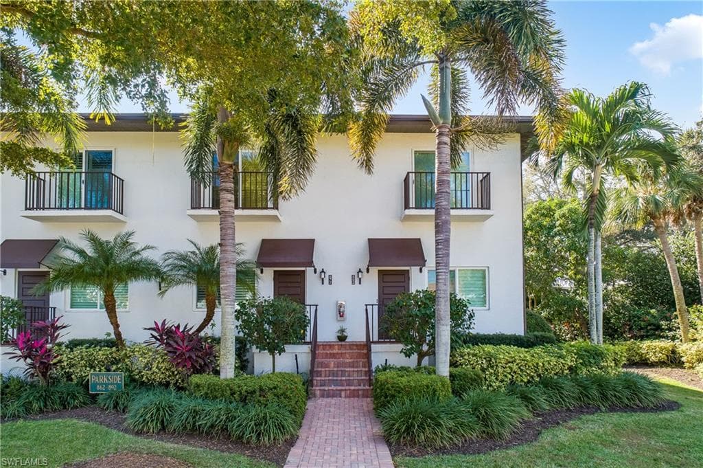 872 7th AVE S C NAPLES, FL 34102