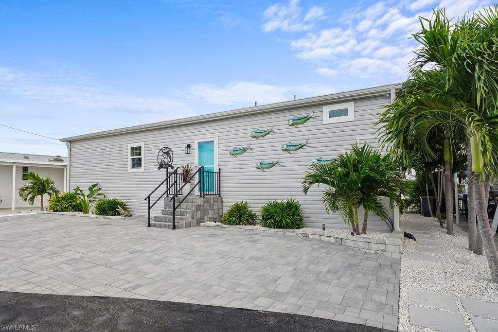 2970 Skipper LN ST. JAMES CITY, FL 33956