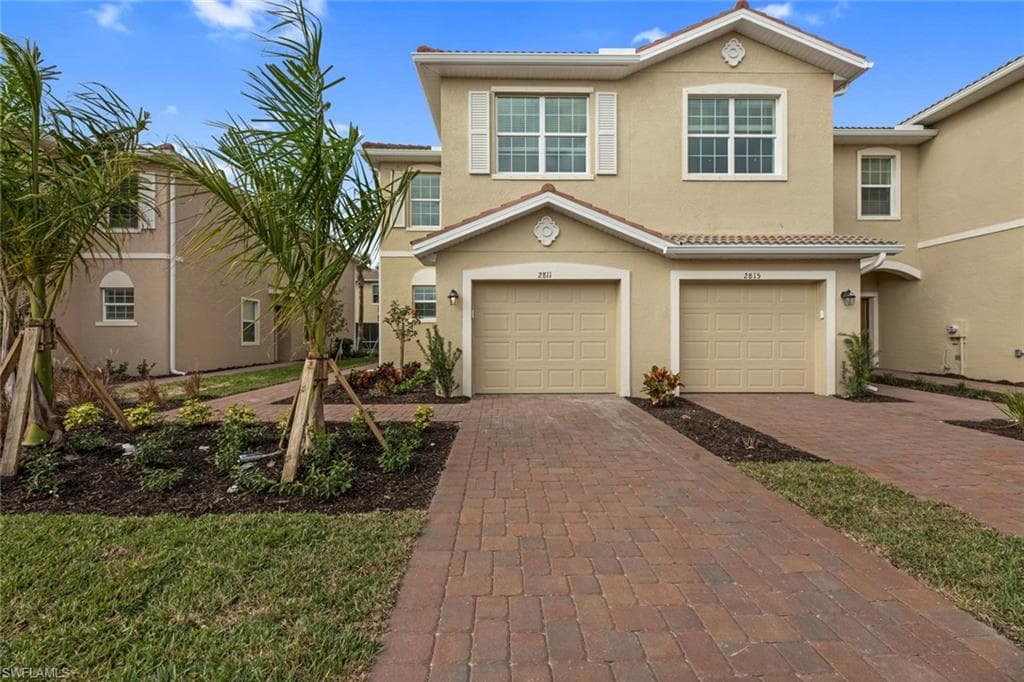2811 BLOSSOM WAY NAPLES, FL 34120