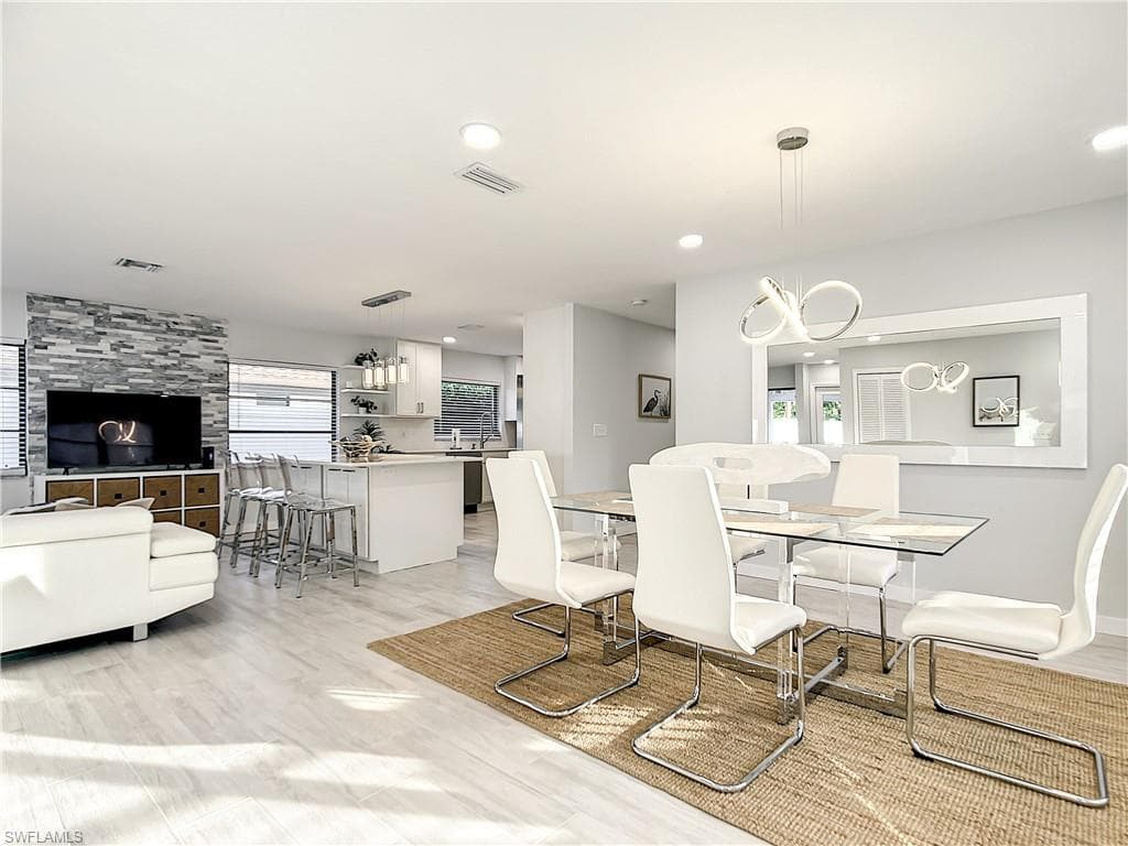 703 92nd AVE N NAPLES, FL 34108