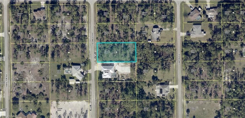 818 Columbus AVE LEHIGH ACRES, FL 33972