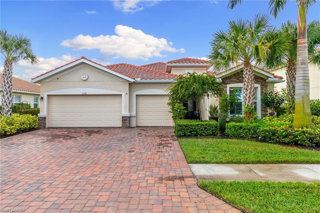 2091 Vermont LN NAPLES, FL 34120