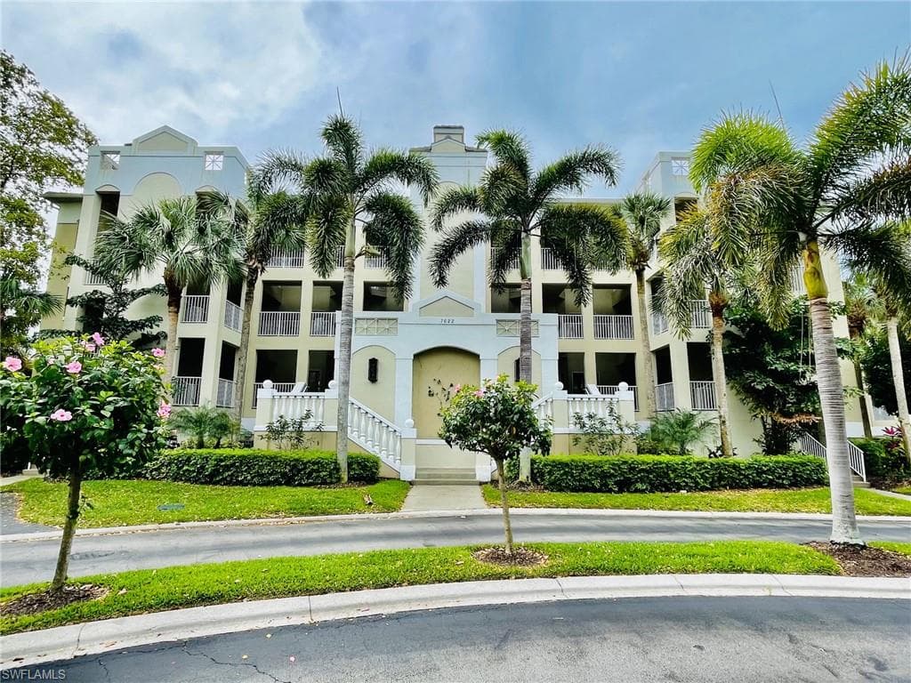 7622 Pebble Creek CIR 2-104 NAPLES, FL 34108