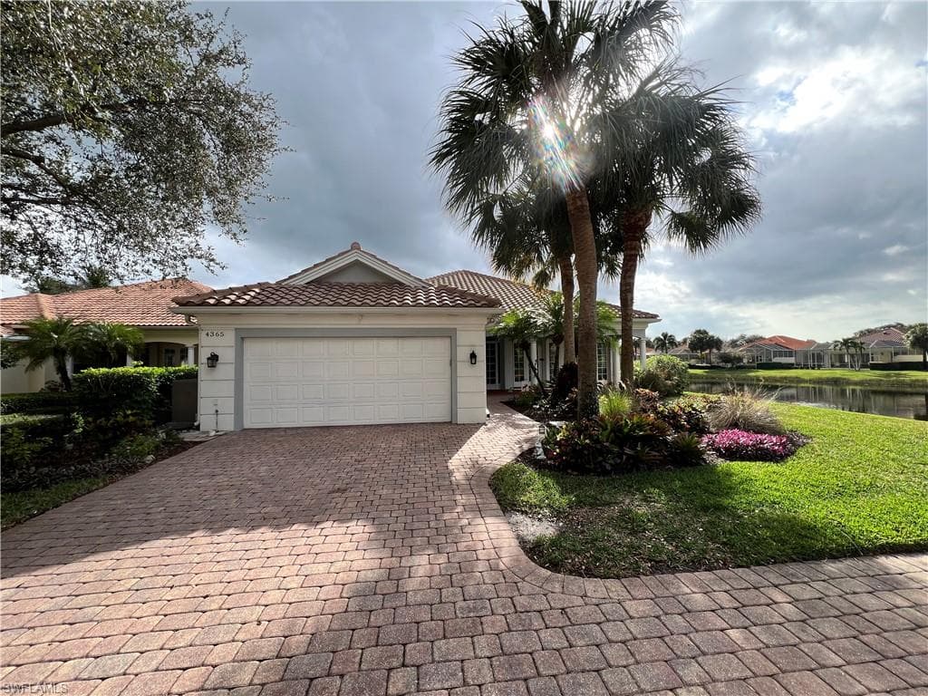4365 Queen Elizabeth WAY NAPLES, FL 34119