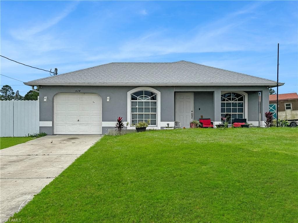 824 Lamar ST E LEHIGH ACRES, FL 33974