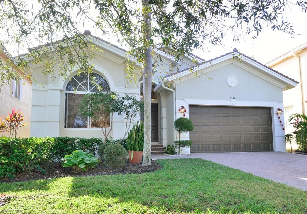 8546 Sumner AVE FORT MYERS, FL 33908