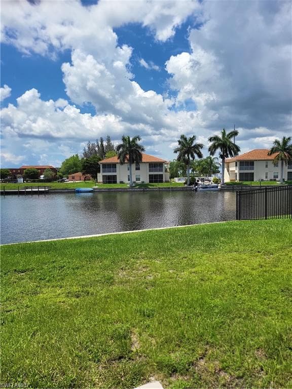 407 SW 4th ST CAPE CORAL, FL 33990
