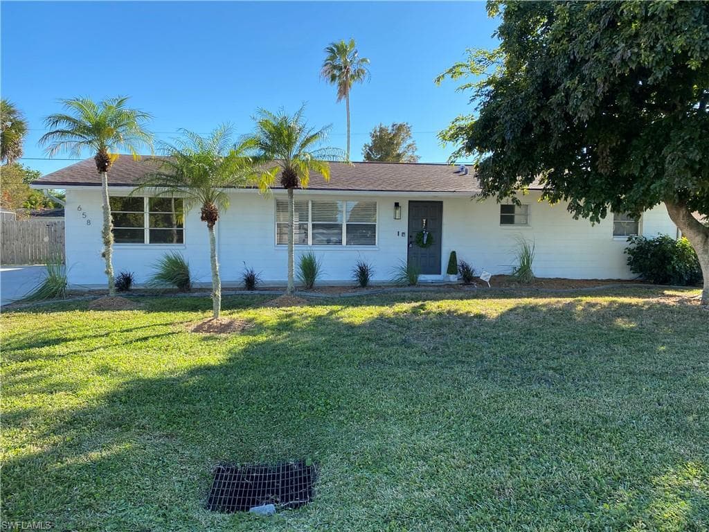 658 103rd AVE N NAPLES, FL 34108