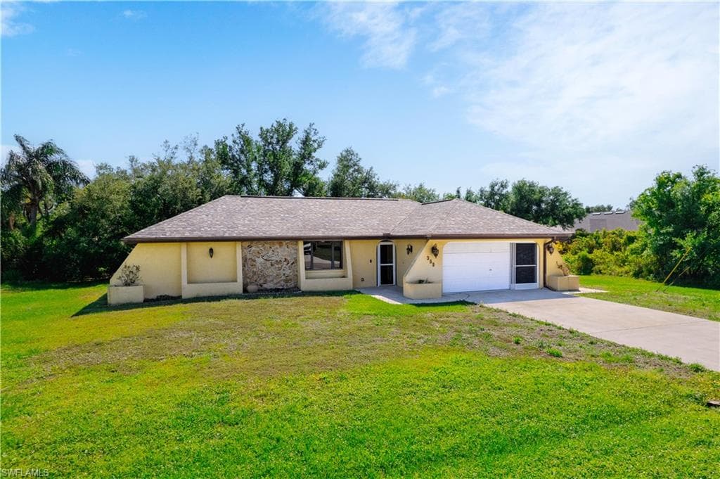 359 Posadas CIR PUNTA GORDA, FL 33983