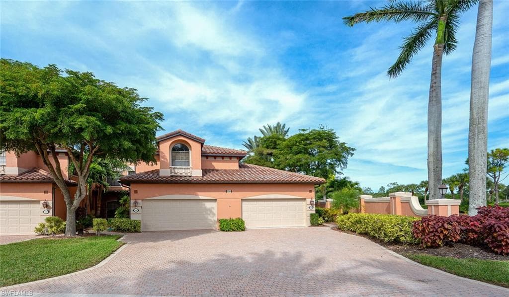 5705 Grande Reserve WAY N 1-104 NAPLES, FL 34110