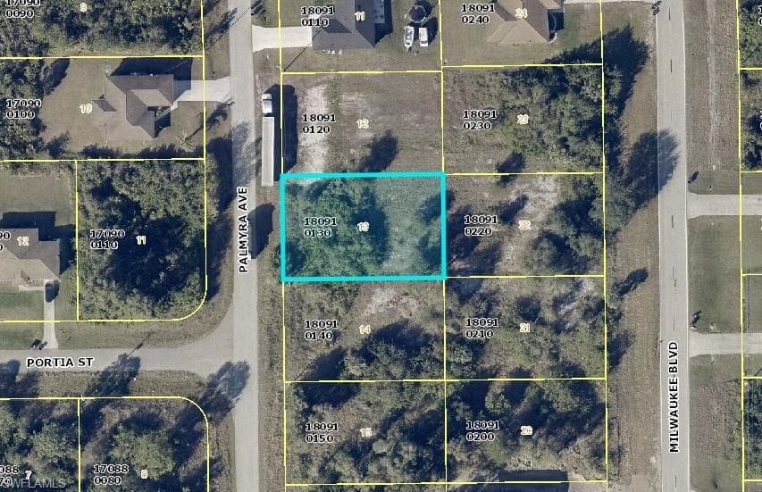 425 Palmyra AVE LEHIGH ACRES, FL 33974