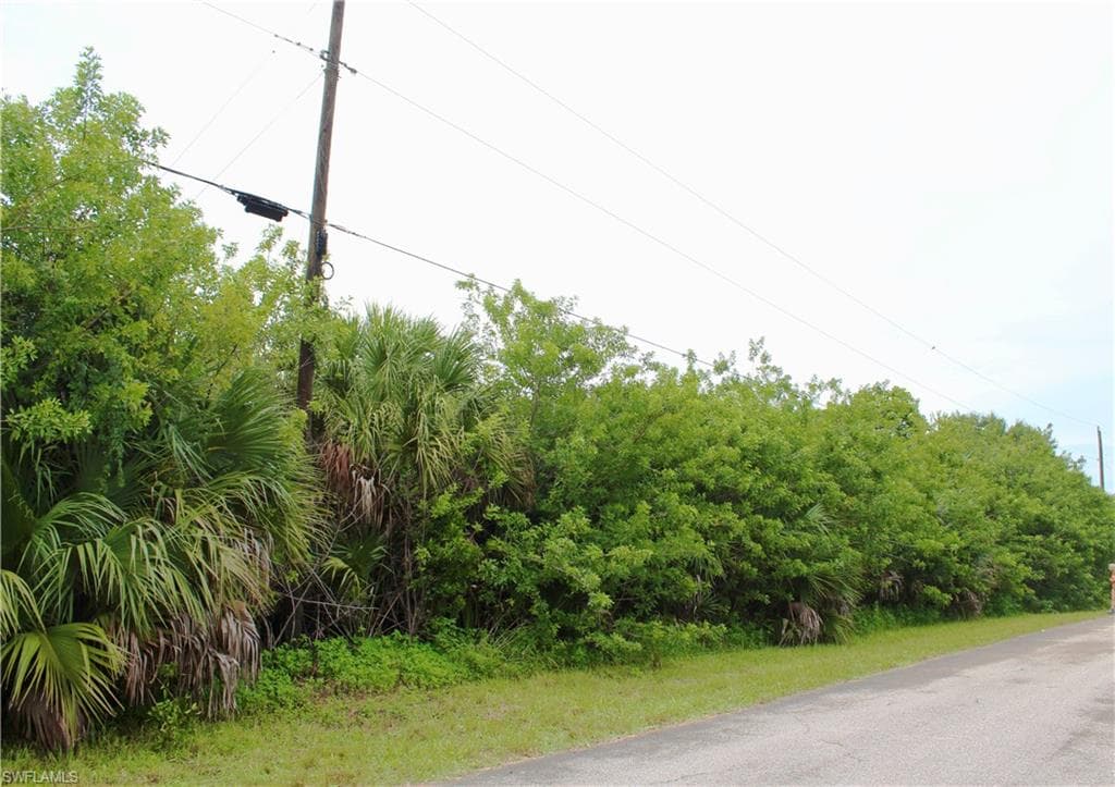 192 Victoria AVE S LEHIGH ACRES, FL 33974