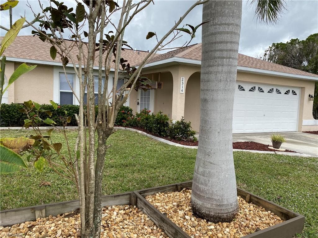 2314 SE 8th PL CAPE CORAL, FL 33990