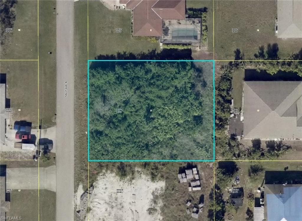 914 Sally AVE N LEHIGH ACRES, FL 33971