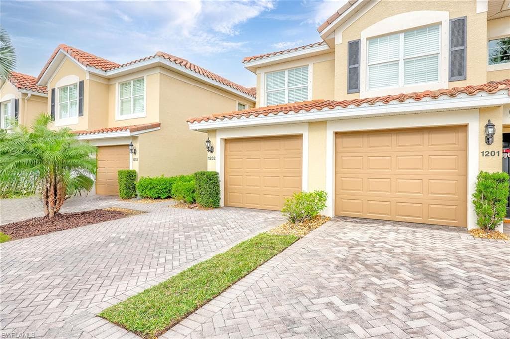 9060 Triangle Palm LN 1202 FORT MYERS, FL 33913