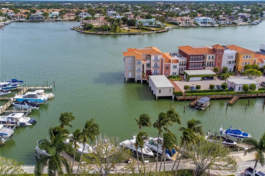 4090 Gulf Shore BLVD N NAPLES, FL 34103