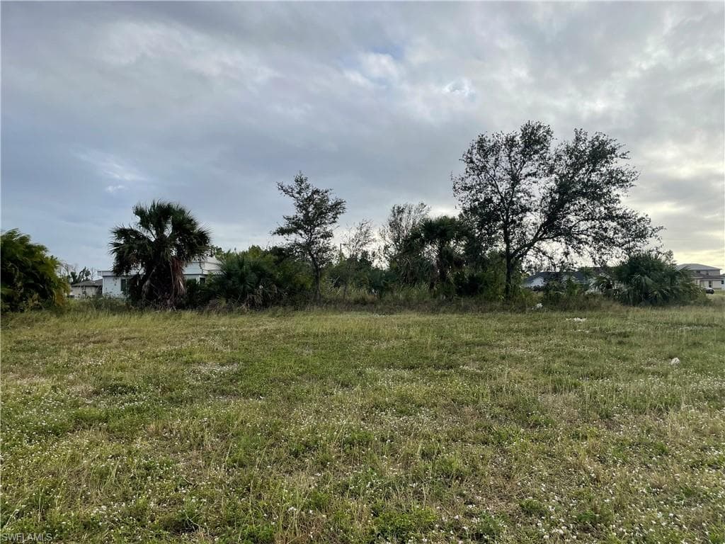 2302 SW 16th TER CAPE CORAL, FL 33991