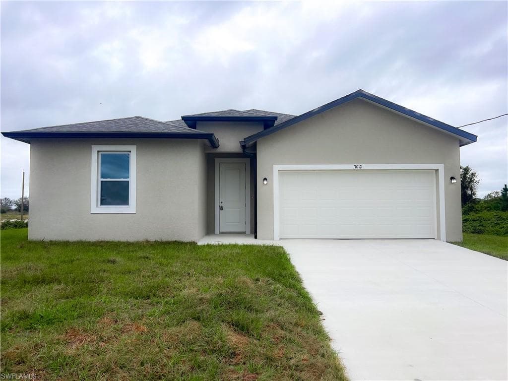 7012 JOLLY CIR LABELLE, FL 33935
