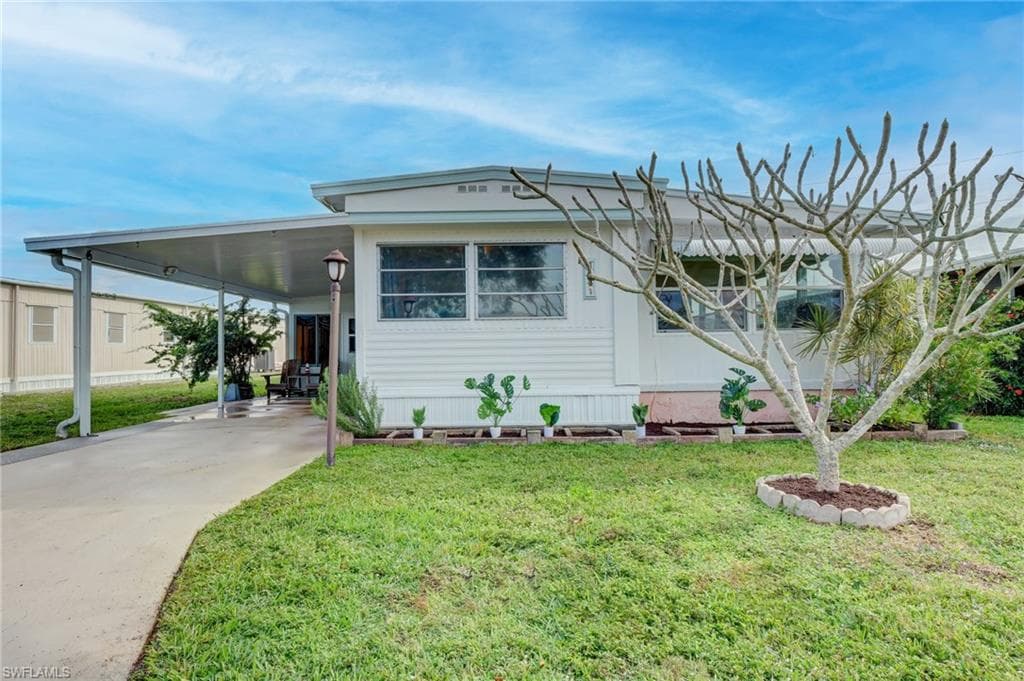 144 Cedar LN 54 NAPLES, FL 34114