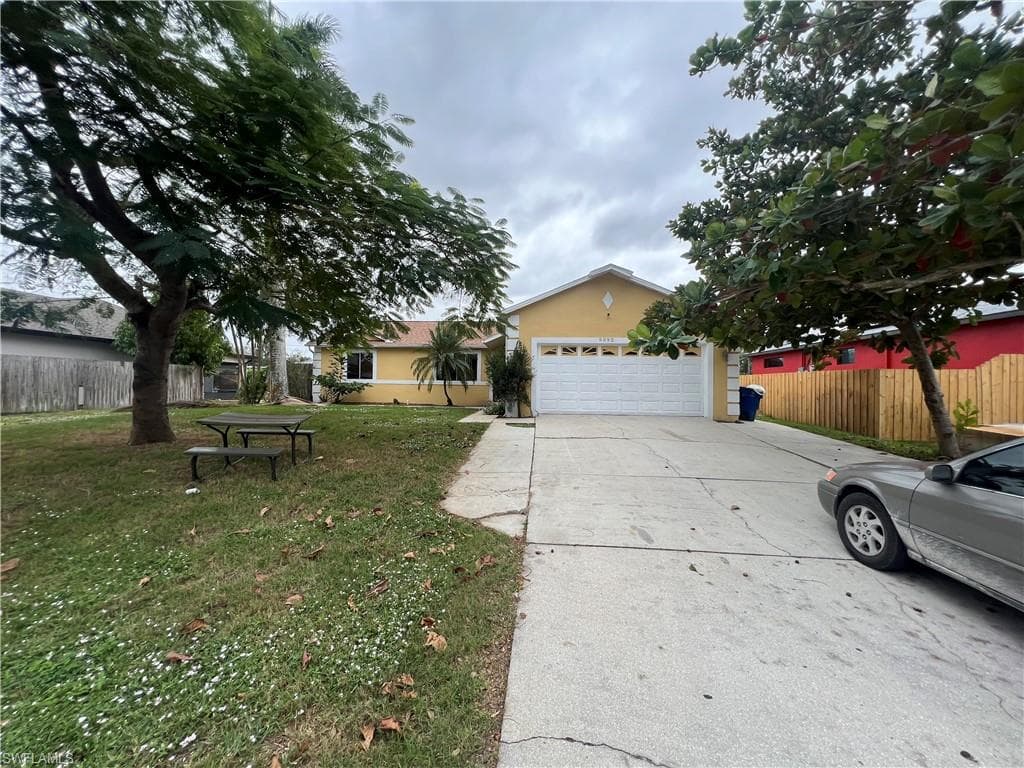 9092 Bryant RD FORT MYERS, FL 33967