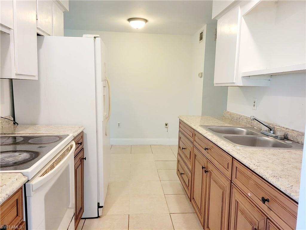 919 Freemont ST 919 FORT MYERS, FL 33916