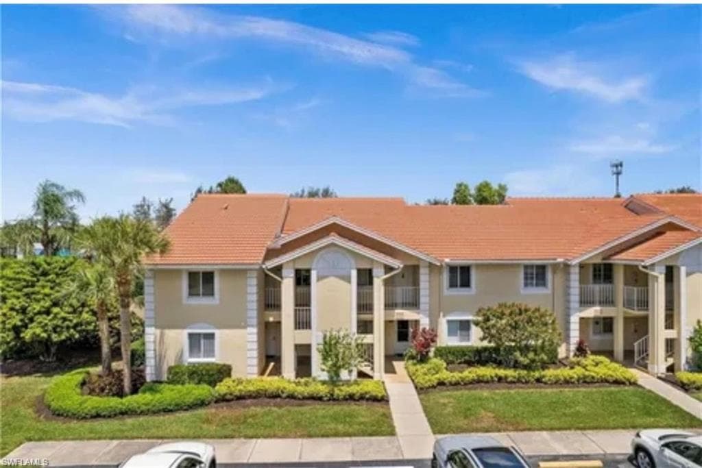 7785 Esmeralda WAY M-101 NAPLES, FL 34109