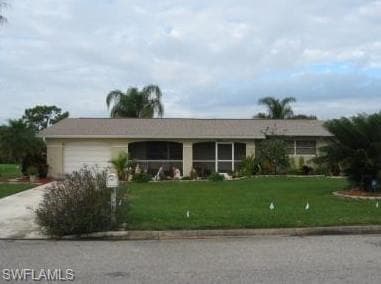 634 Grandview DR LEHIGH ACRES, FL 33936