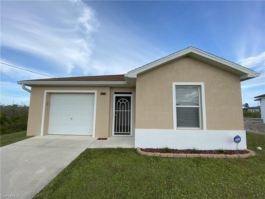 2808 69th ST W LEHIGH ACRES, FL 33971