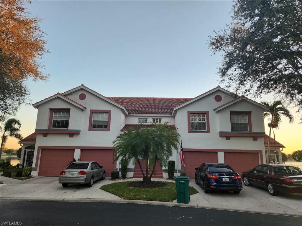 601 Windsor SQ 201 NAPLES, FL 34104