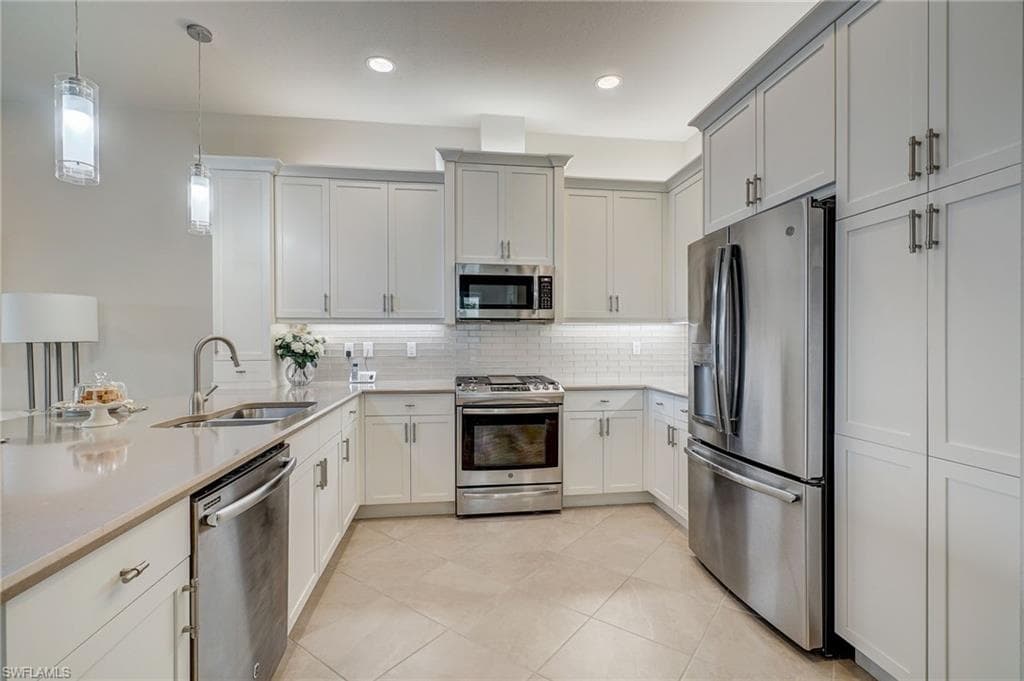 28540 Burano DR BONITA SPRINGS, FL 34135