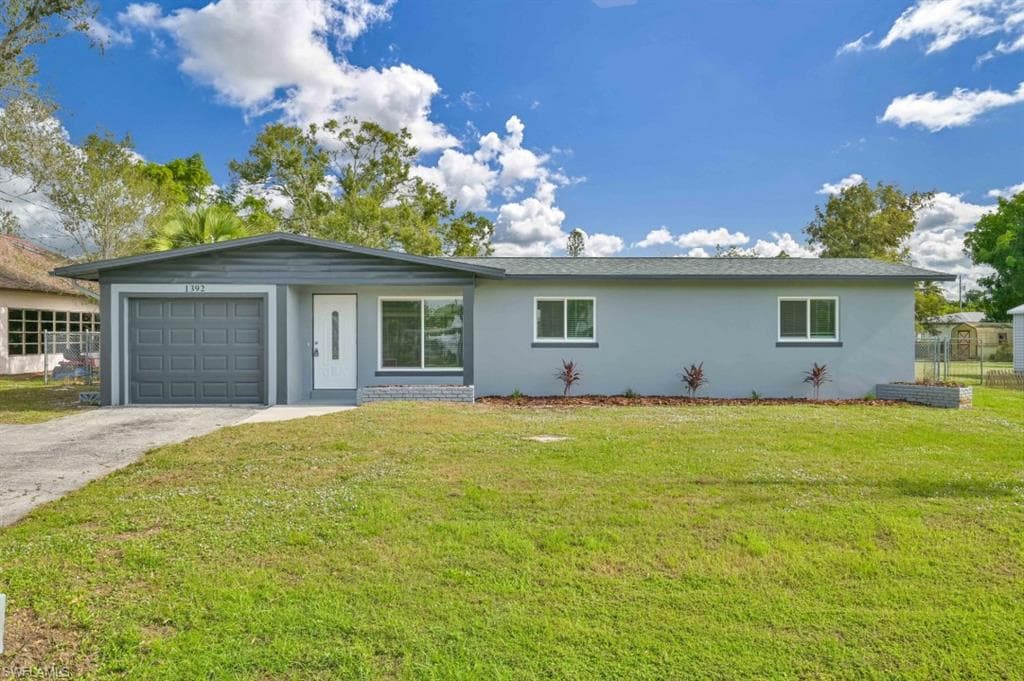 1392 Evalena LN NORTH FORT MYERS, FL 33917