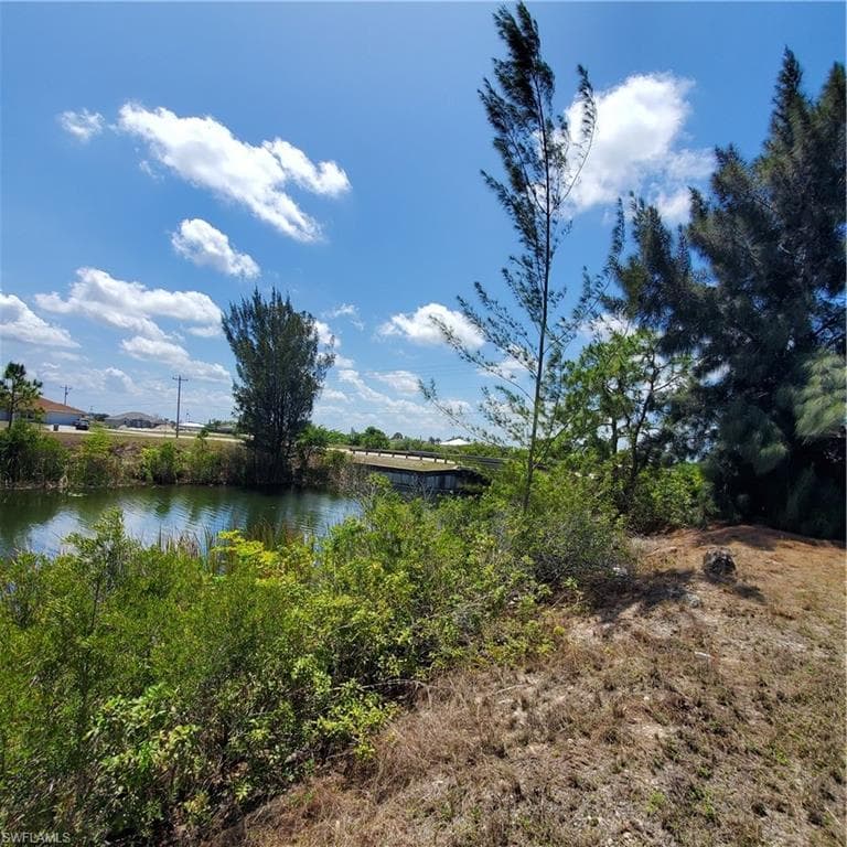 1601 9th PL CAPE CORAL, FL 33993
