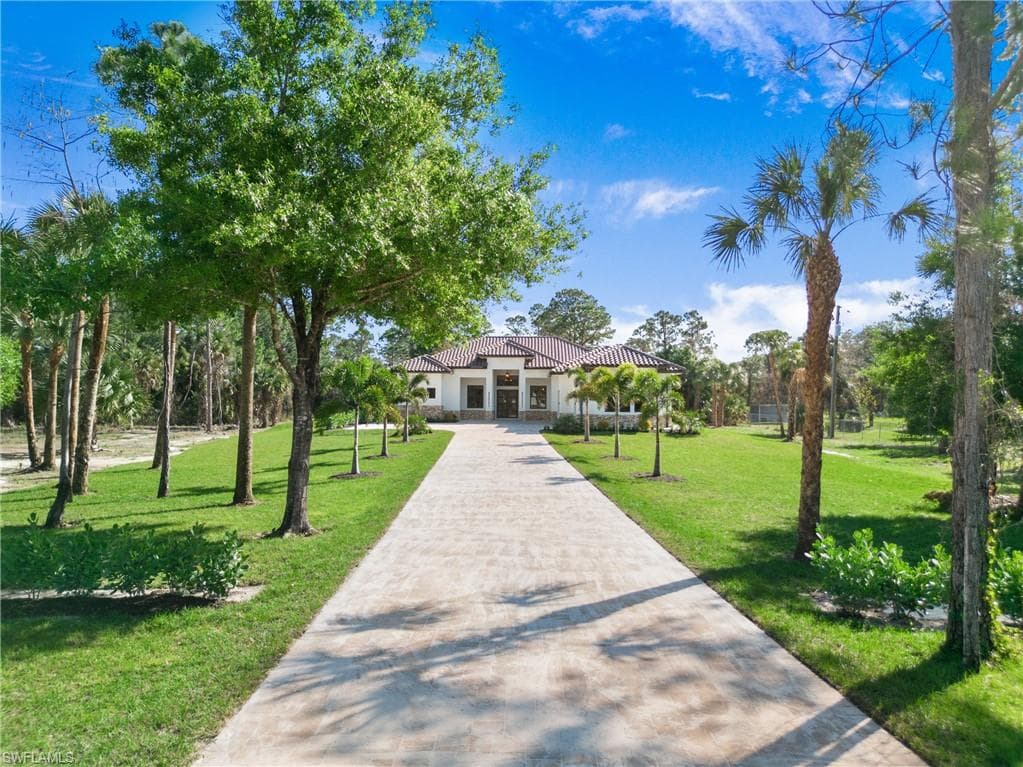 678 15th ST SW NAPLES, FL 34117