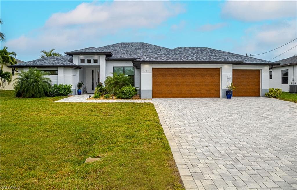912 SW 36th TER CAPE CORAL, FL 33914