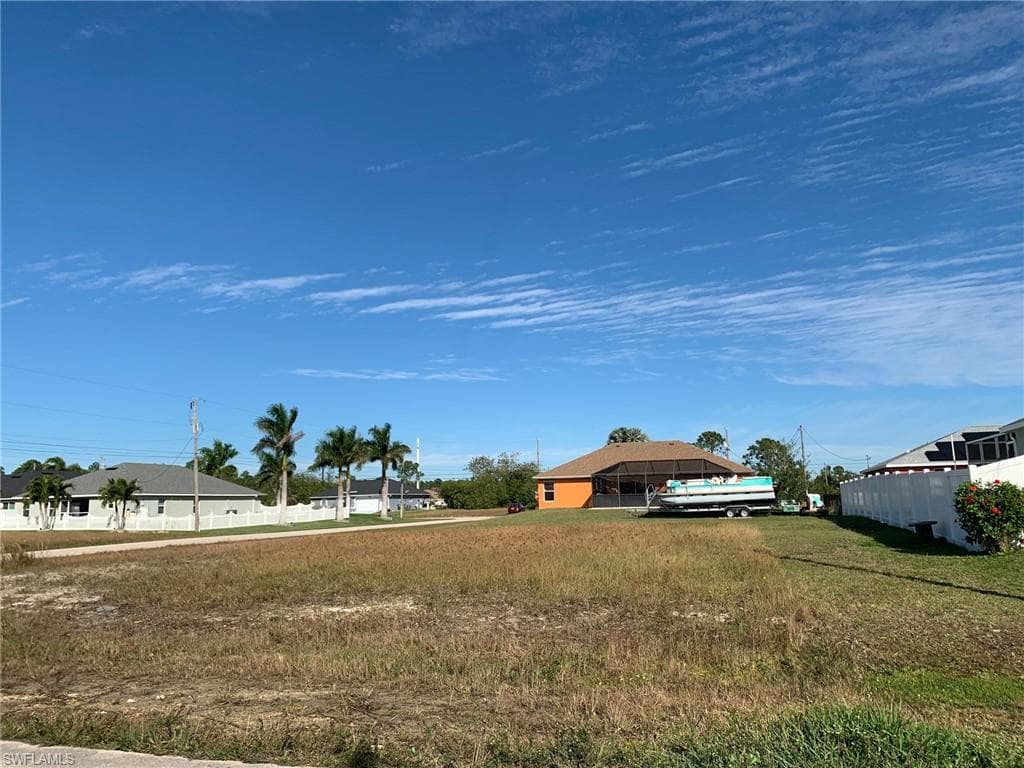 821 NE 32nd ST CAPE CORAL, FL 33909
