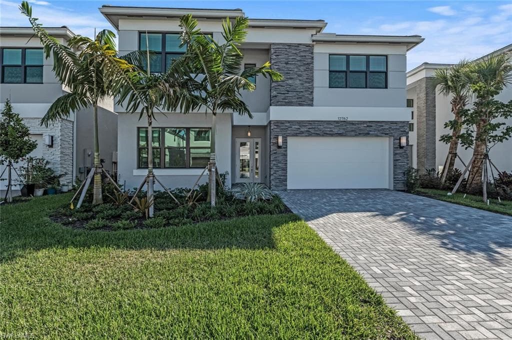 12762 Woodbury DR ESTERO, FL 33928