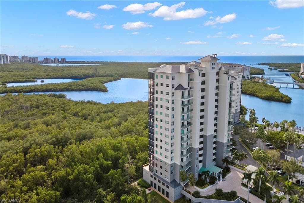 425 Cove Tower DR 601 NAPLES, FL 34110