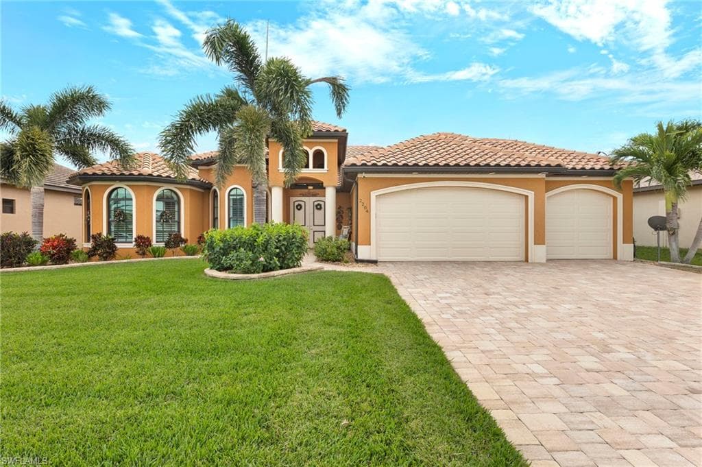 2204 SW 28th ST CAPE CORAL, FL 33914