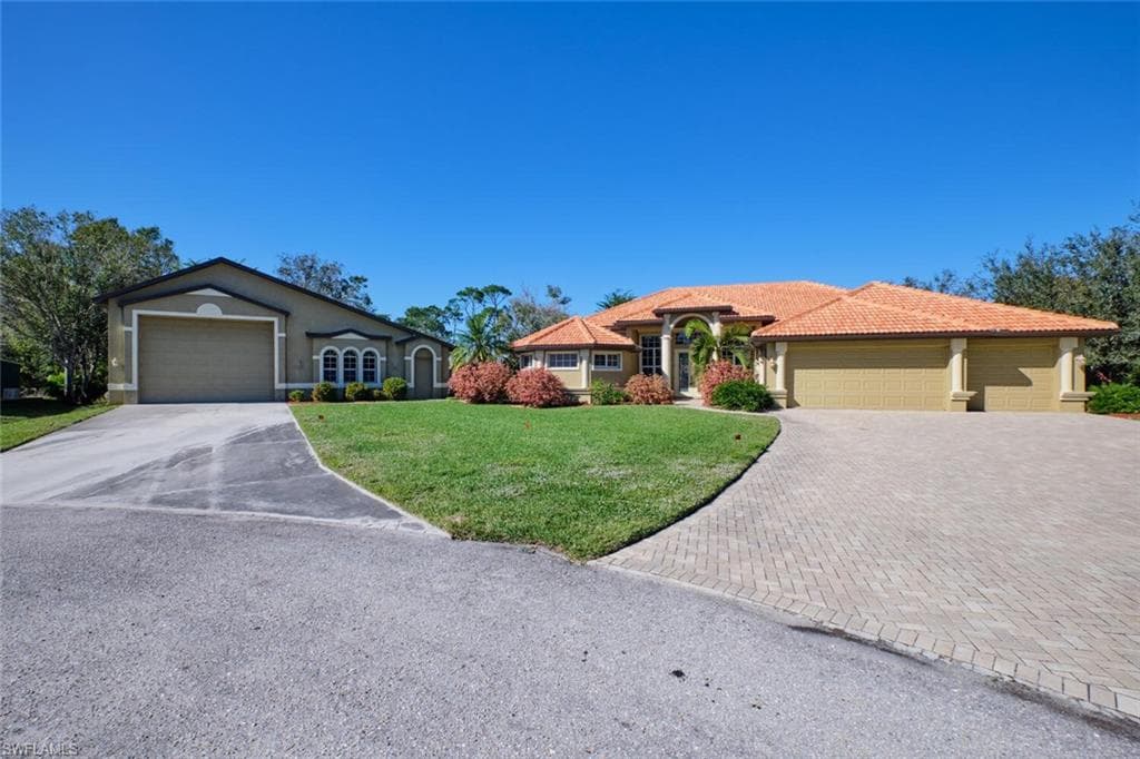 6751 Tortoise Run CT NORTH FORT MYERS, FL 33917