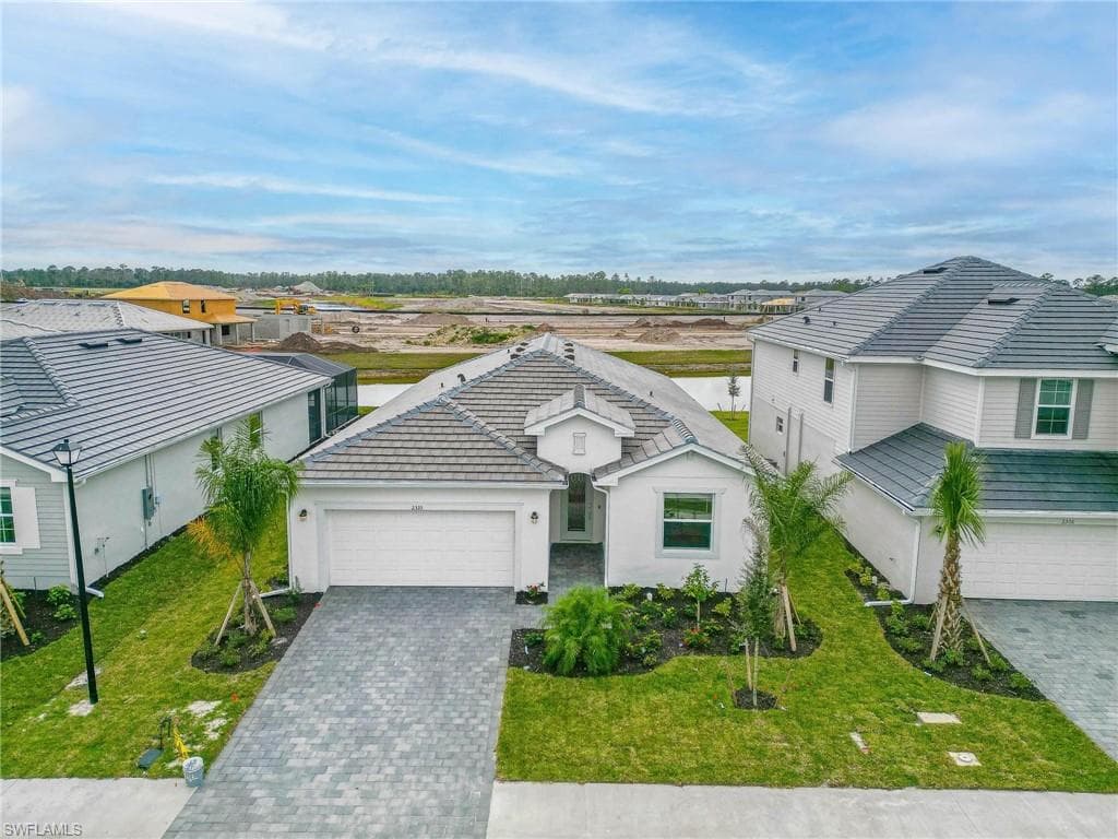 2310 Avocado LN NAPLES, FL 34120